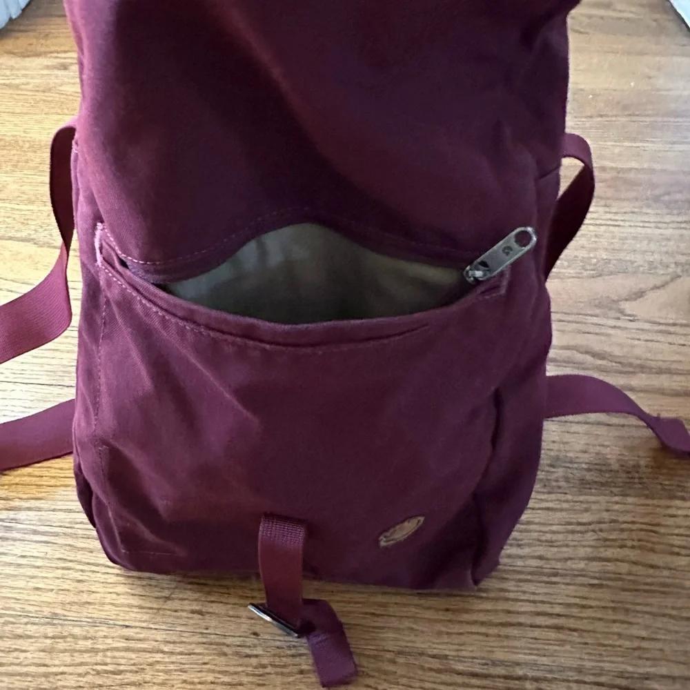 Fjällräven Crossbody Foldsack No. 3 6L in Dark Garnet - Picture 10 of 10